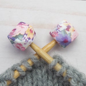 Mauve Floral Stitch Stoppers Hexagon Floral Print Knitting Needle Holders Notions Accessories Keeper Silicone Point Protectors