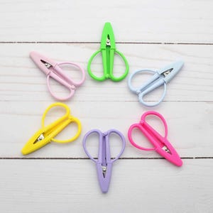 Mini Scissors Snipping Knitting Crochet Embroidery Super Travel Size Snip Bright Tiny Sharp Stitch Stoppers Notion Nook Cutters Cutting tool