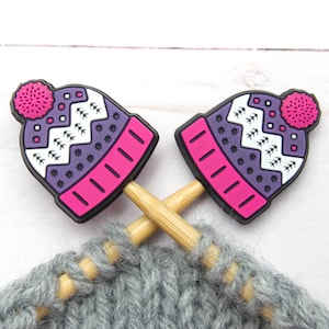 Lila Bommelmütze, Maschenstopper, Strickzubehör, Fair Isle, warm und gemütlich, Weihnachtsnadelhalter, Mützenspitzenschützer, Garnmuster