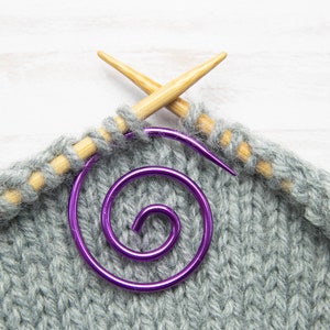 The Quilted Bear Cable Stitch Needles Set - Four Sized U-Shaped Cable  Stitch Holder Needles and Three Sized Bent Cable Stitch Holder Needles for  Easy