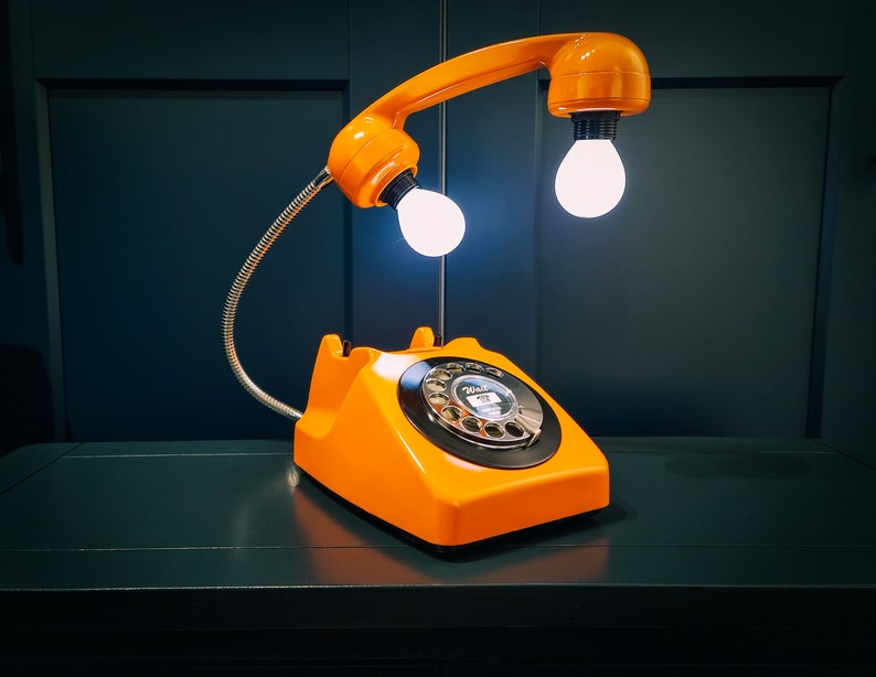 Upcycled Retro Orange Rotary Telephone Lamp afbeelding 1