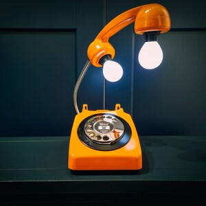 Upcycled Retro Orange Rotary Telephone Lamp afbeelding 4