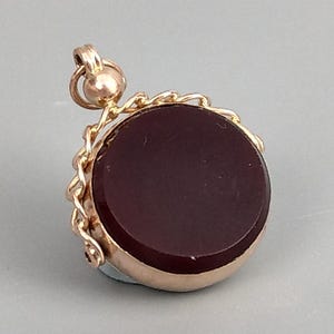 Swivel Watch Fob Pendant Carnelian Stone set in 9ct gold c1919