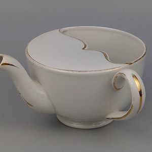 Early Invalid Feeder Cup White and gold details