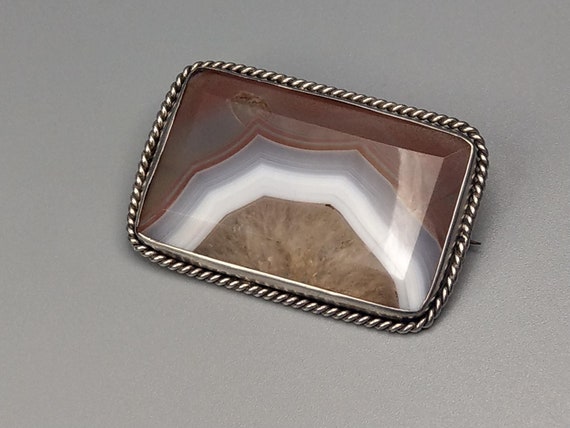 Rectangular Victorian Large Banded Agate Brooch - image 3