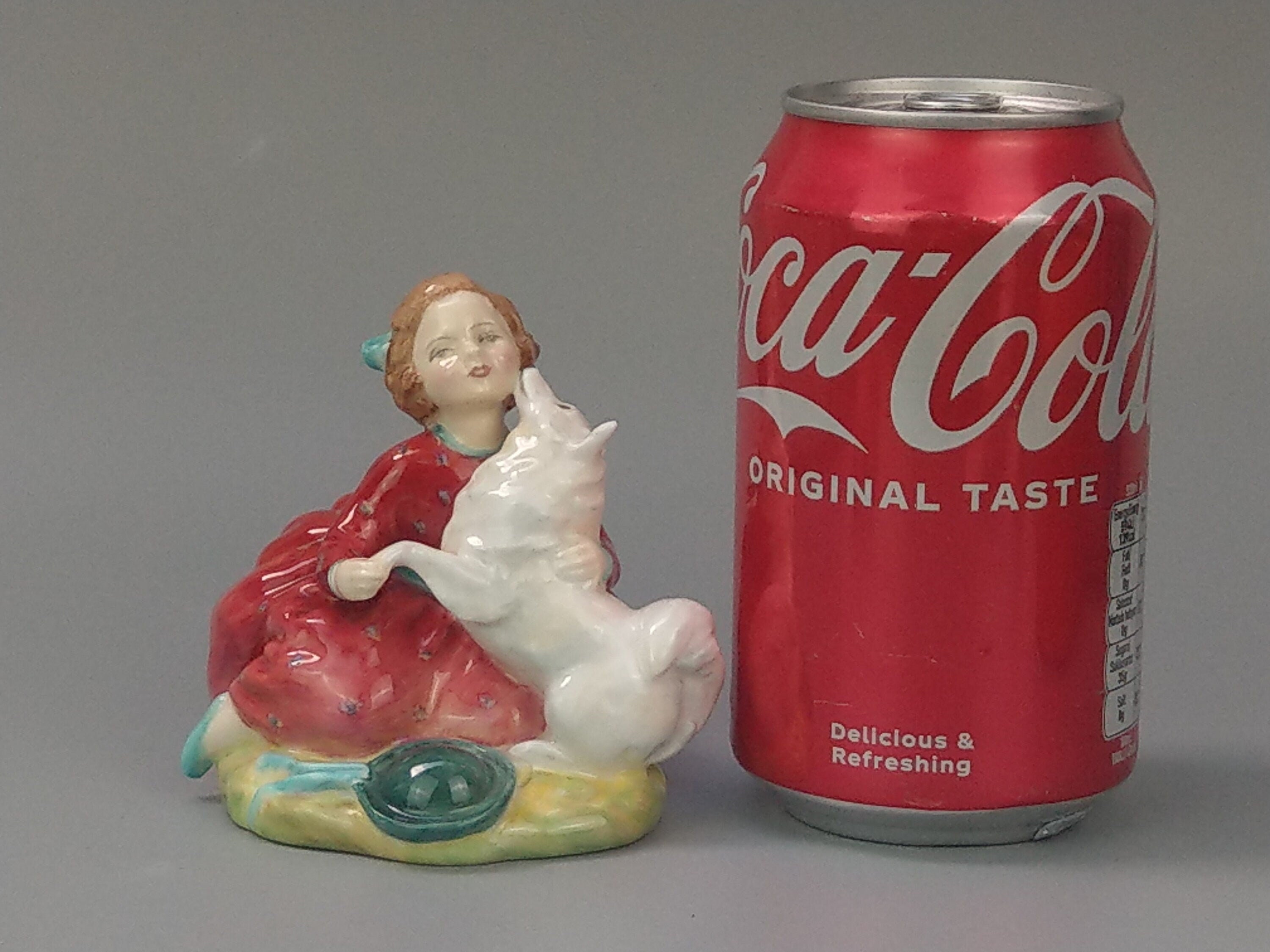ロイヤルドルトン  Again Girl With Dog Royal Doulton Porcelain Figurine, Home Again HN2167