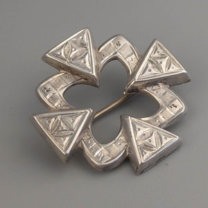 Clover shaped Sterling Silver Celtic Brooch