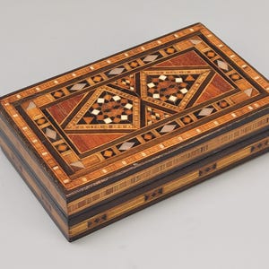 Vintage Middle East Marquetry Inlaid mosaic Box