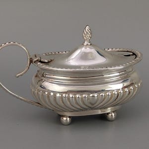 Antique Sterling Silver mustard pot rope rim and fluted body Blanckensee & Son