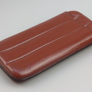 Brown leather cigar case for 3 Cigar