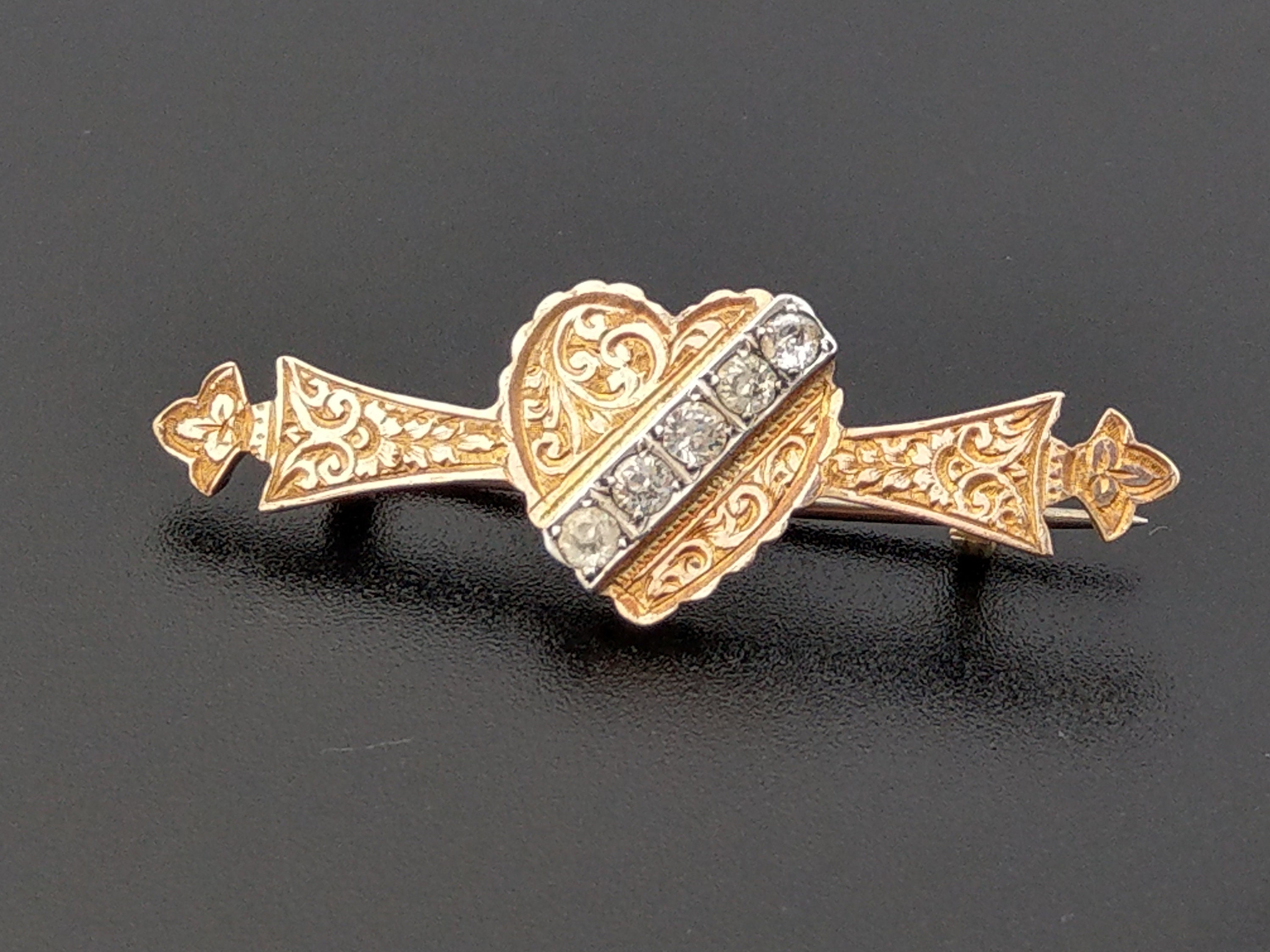 Fnirgexa Sweet Heart Brooch - Silver Crystal Rhinestone Decorative Pin For Sweaters, Hats, Bags