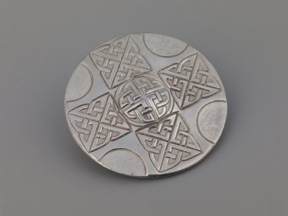 Medium shield Celtic knotwork hammered pewter bro… - image 1