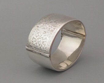 Sterling Silver Thick Bangle with etched flowers by Bracelon