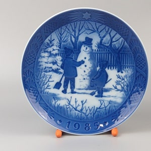 Royal Copenhagen porcelain Christmas plate 1985 The Snowman