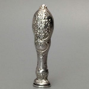Antike Sterling Silber Siegel Verziertes Blumenmotiv mit Wachs gefüllt Griff