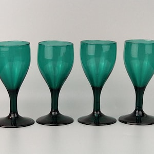 Georgian Green wine glasses with Tulip Shaped c1830