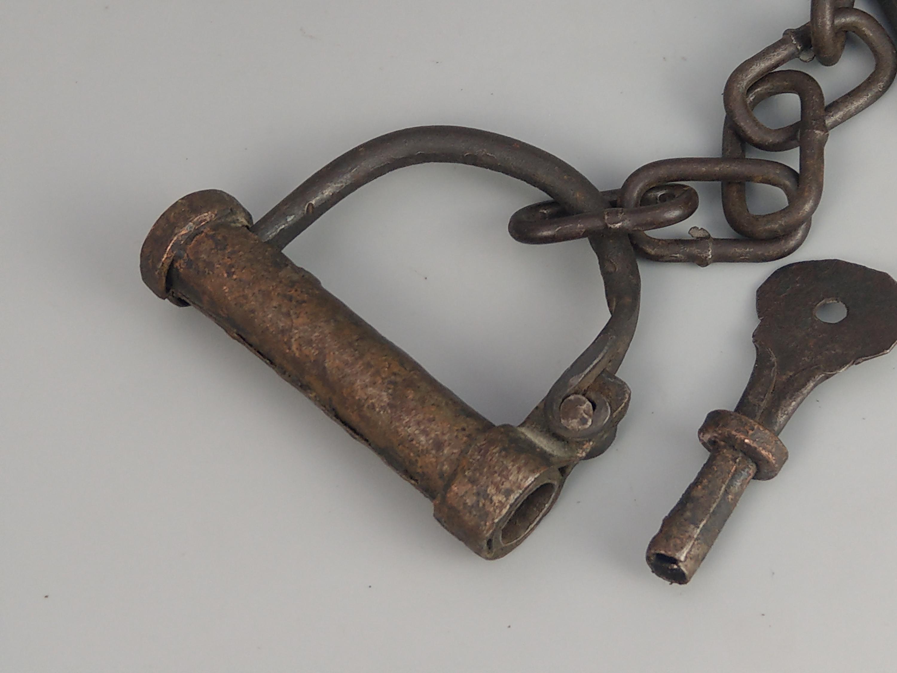 Rottura Della Mano La Catena Ha Indossato Le Manette Illustrazione Vettoriale - Illustrazione Di - Foto 10