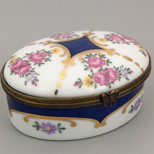 Medium Vintage Trinket box cobalt blue and Rose&#39;s pattern