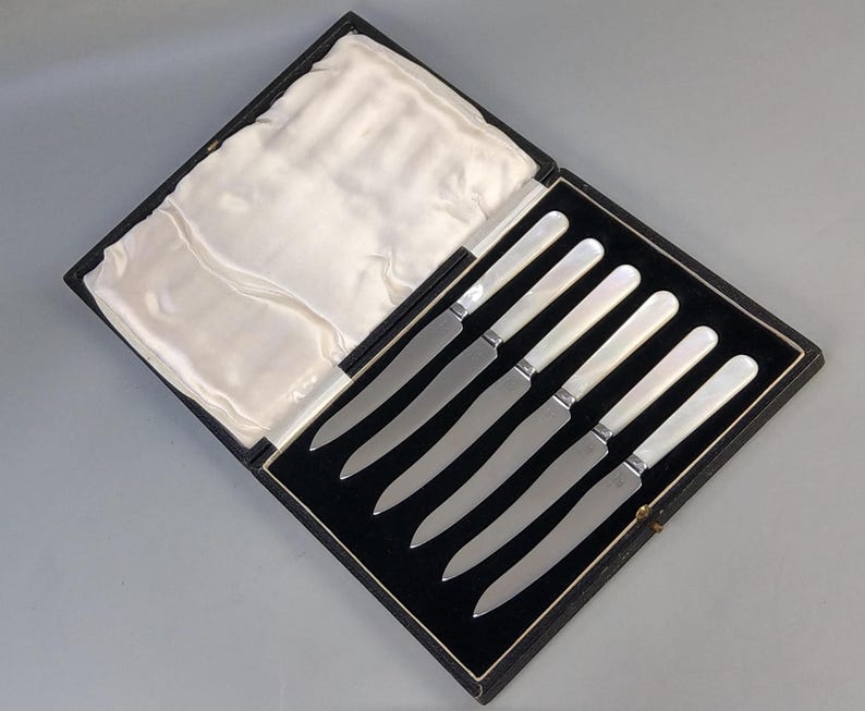 Mother & Pearl Dessert knives set of 6, Barker Bross with original case