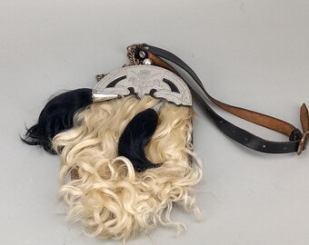 Falda escocesa antigua Sporran con motivo de cardo c1920