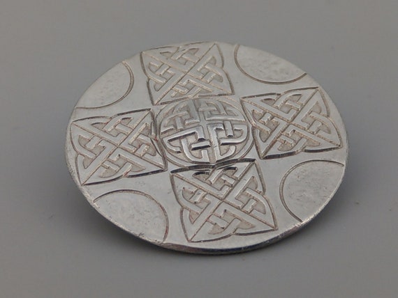 Medium shield Celtic knotwork hammered pewter bro… - image 7