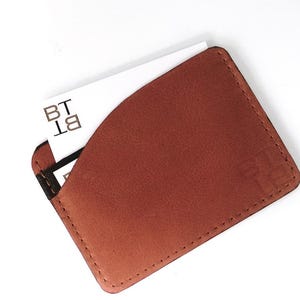 CARD NV card holders (customizable). Two-card holder and pocket, in Vegetal Nappa leather. "Singularity, Naturalness" collection.