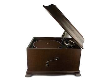 Vintage Gramophone His Masters Voice No 4, Table Top Gramophone