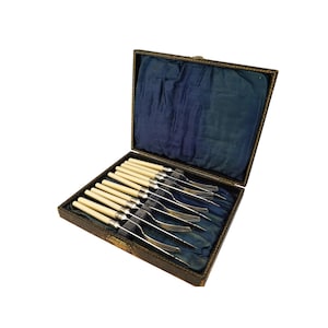Vintage Cutlery Set 6 Knives and 6 Forks With Original Box EPNS