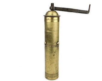 Vintage Italy coffee grinder, utensil to mince the coffee,in heavy