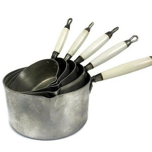 Lot de 5 casseroles en aluminium, françaises