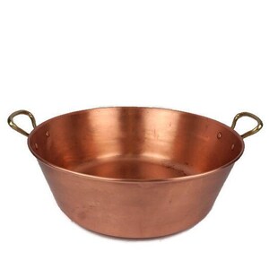 Puede incluir: Una olla grande de cobre con dos asas de latón. La olla es redonda y tiene una base ancha.