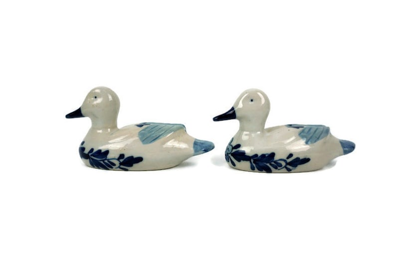 Delft Pair Hand Painted Ceramic Ducks Figurines Etsy
