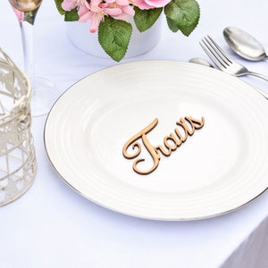 Cartes de lieu de mariage Noms de bois découpés au laser Personnalisés Découpe au laser Signes de nom Signes de bois découpés au laser Signes de réglage de lieu
