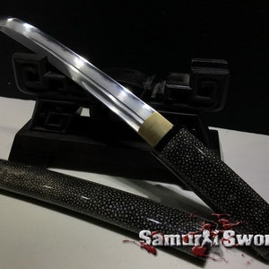 Handmade Tactical Tanto, Folded T10 Tanto Clay Tempered Steel with Feather Hadori Polish, Japanese Tanto with Black Ray Skin Saya