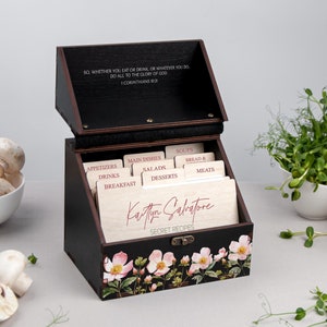 Caixa de receitas de madeira personalizada com flores rústicas, presente perfeito para o dia das mães para a mãe, caixa de cartão de receitas personalizada, presente de chá de panela para a filha