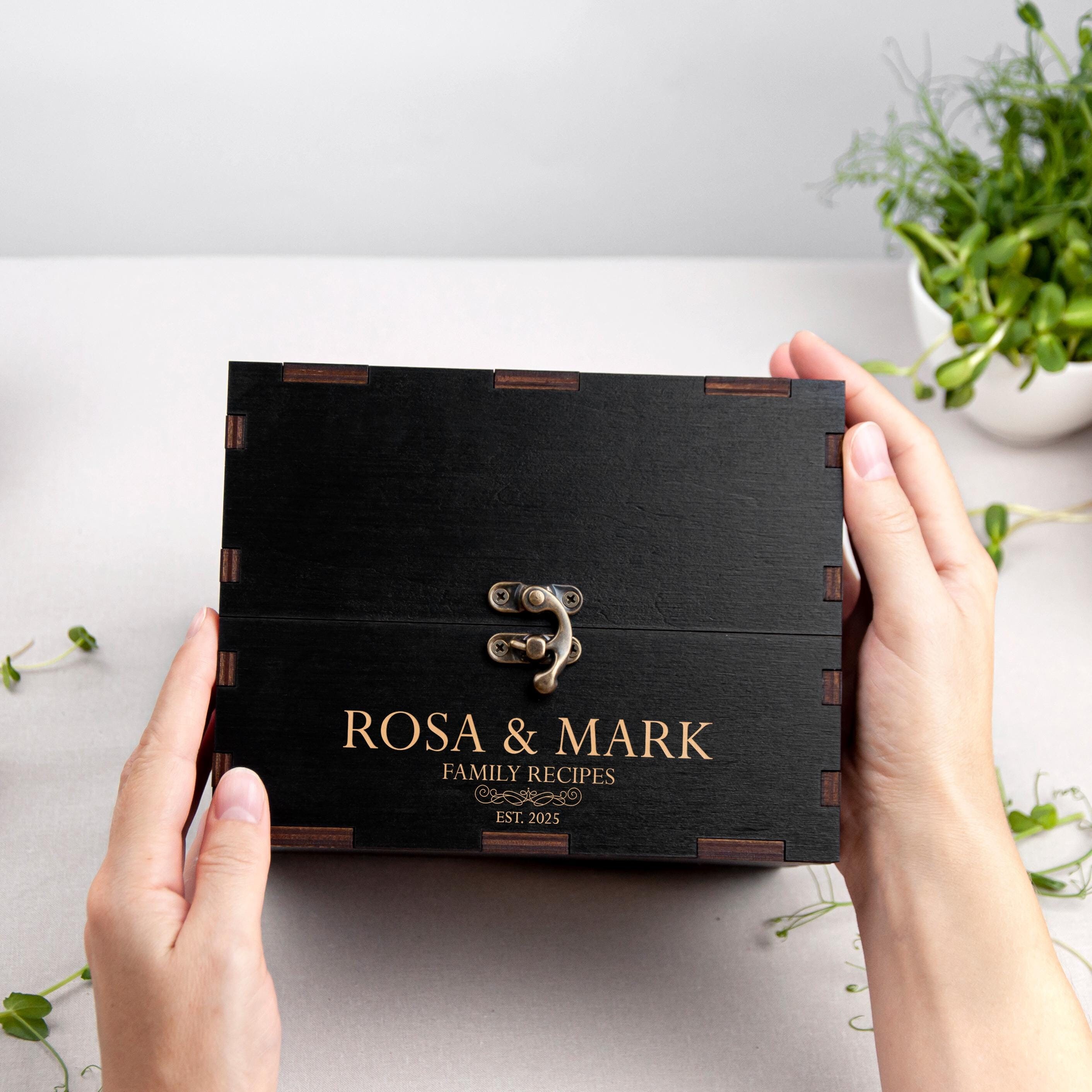 Wooden recipe box and cards Personalized recipe card box Custom recipe storage box Bridal shower gift for daughter Family kitchen decor