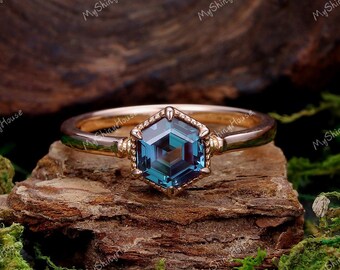 Alexandrite Engagement Ring/ 14k Rose Gold Wedding Ring/ Anniversary Ring Gift/ Solitaire Alexandrite Ring/ Unique Promise Ring/Gift For Her