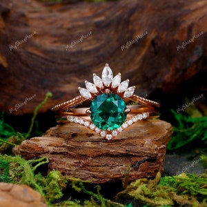 Emerald Engagement Ring Set/ Round Cut 7mm Emerald Wedding Ring Set/ 18k Rose Gold Emerald Matching Ring/ Vintage Stackable Promise Ring Set