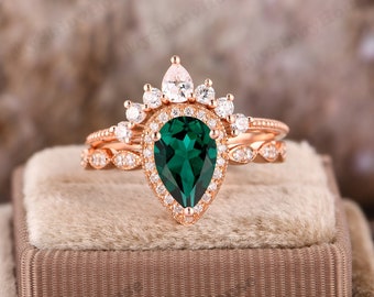 Emerald Bridal Set/ Anniversary Gift/ Dainty Emerald Wedding Ring Set/ Pear Cut 6x9mm Emerald Ring/ 14K Gold Matching Ring/ Promise Ring Set