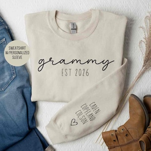 Grammy 2026 Sweatshirt with Grandkids’ Names on Sleeve, Custom Grandma Sweater, Gift from Grandkids