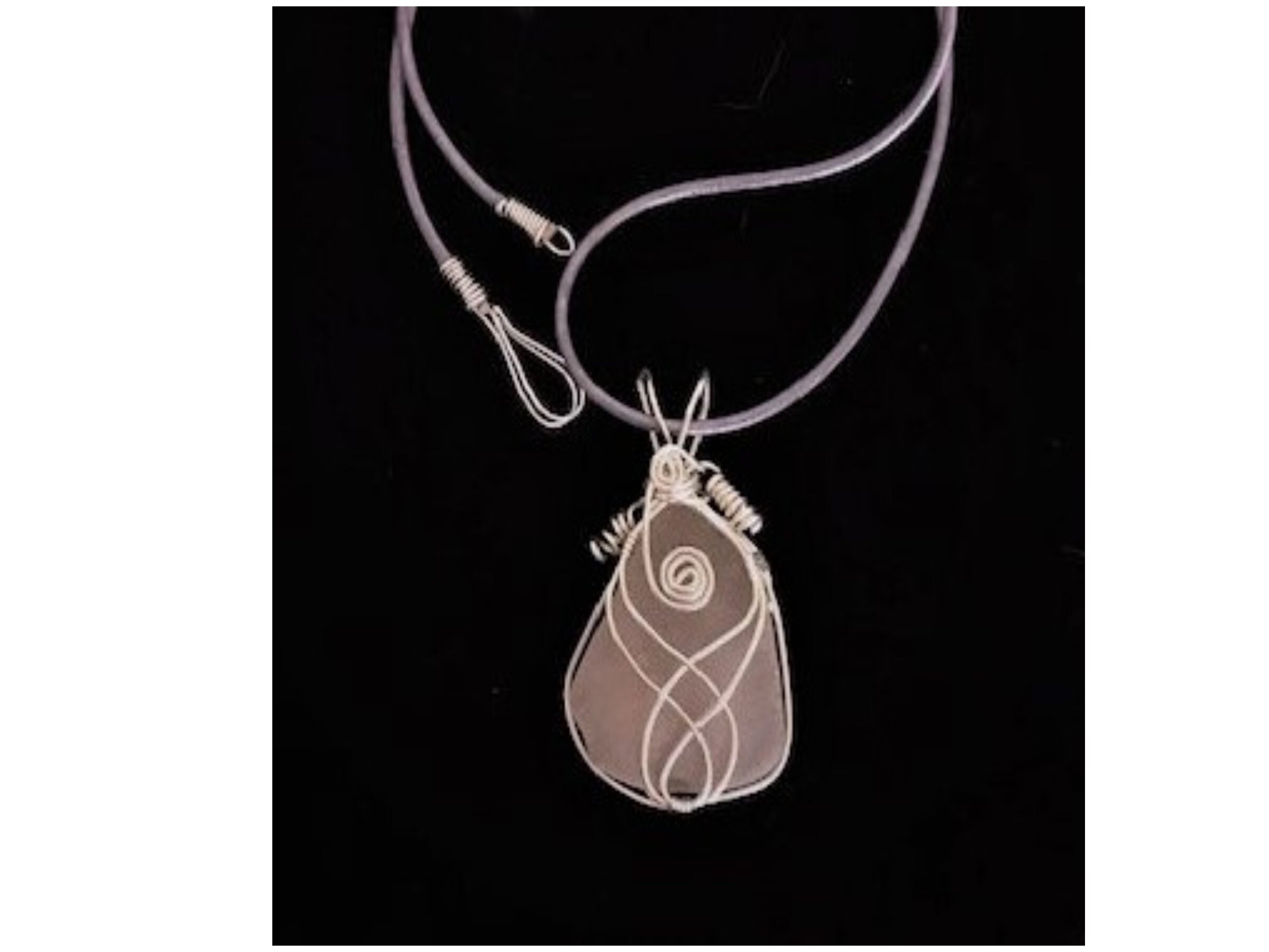 Collier Pendentif En Rhodochrosite Martelé Avec Fil D'argent Sterling 925 - Bijou élégant BUTW - 4919E