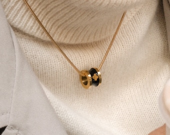 Luxury Clover Symbol Necklace, Good Luck Charm, 18k Gold Pendant On Chain, Chunky Modern Design, Layering and Stacking Jewellery