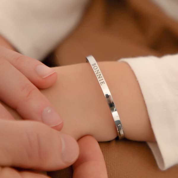 Bracelet gravé pour enfant avec fermoir, cadeau personnalisé, chiffre romain ou nom ou message, 3 -13 ans, cadeau d'anniversaire, baptême