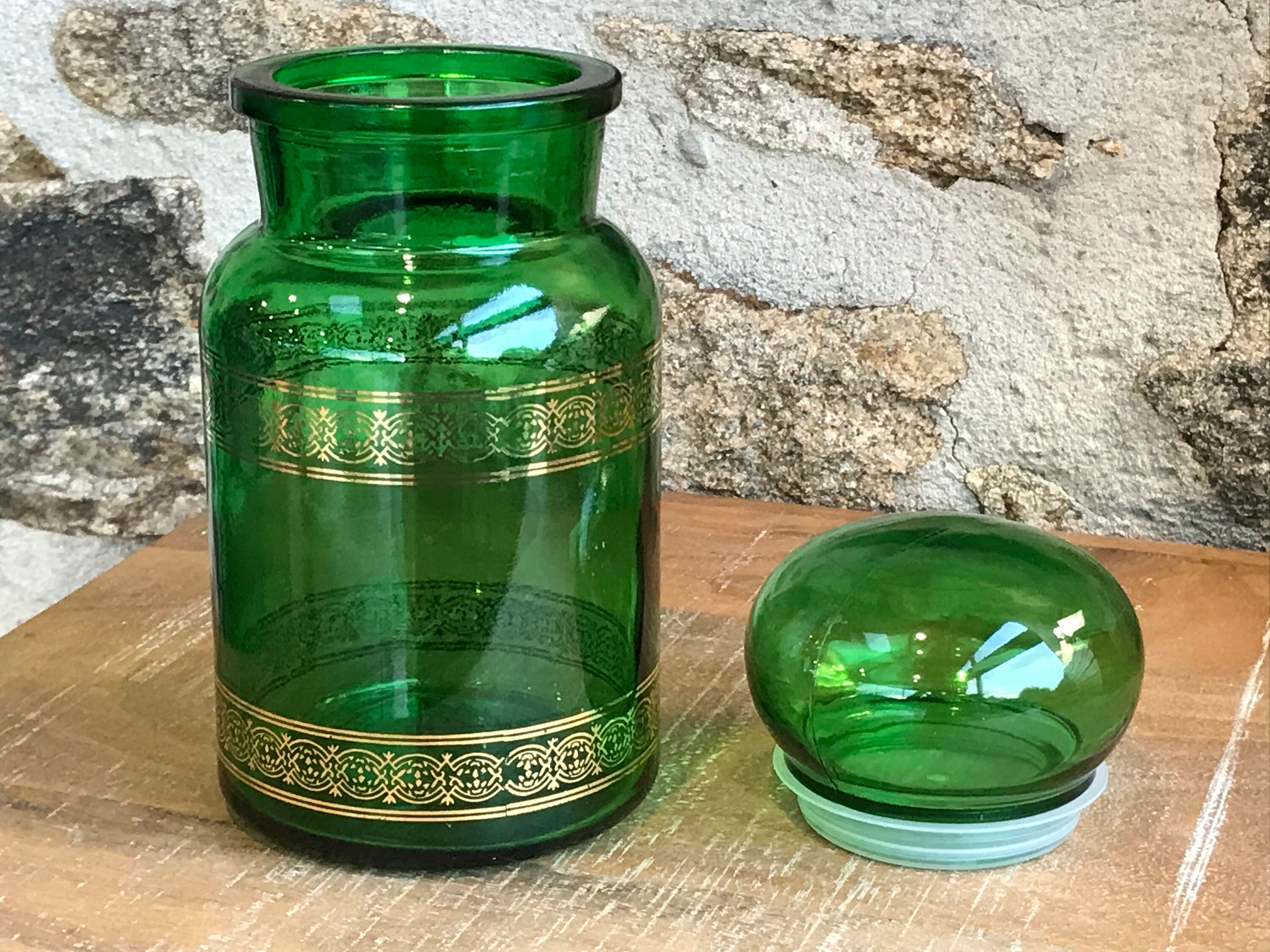 Bocal d'apothicaire en Verre Vert et Dorures - Années 1970's