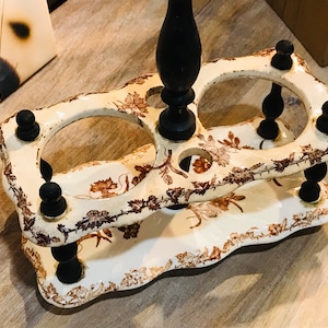 Dienaarolie en azijn Napoleon 3 in aardewerk en zwartgeblakerd hout.