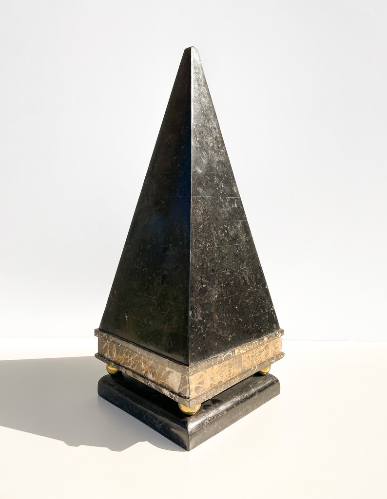 Vintage Postmodern Schwarzer Tessellierter Marmor Stein Pyramide Obelisk Skulptur Minimal MCM Retro Abstrakt 70er 80er Jahre Bild 5
