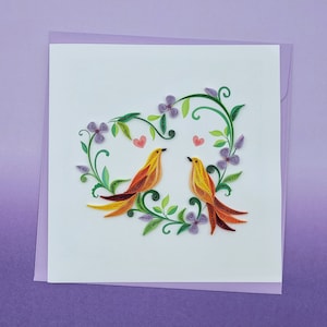 Quilling tarjeta de felicitación pájaros con corona de corazón - corona de flores - tarjeta hecha a mano - arte de papel