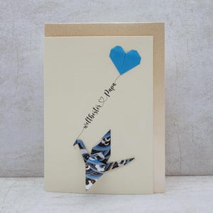 Carte de fête des pères en origami, grue avec ballon en forme de cœur – Carte faite main – Cadeau de fête des pères – Carte de fête des pères unique