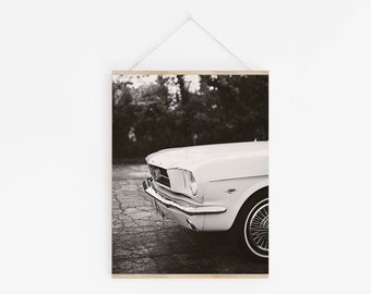 Fotografia impressa do Ford Mustang 1965: arte automotiva em preto e branco (download digital)