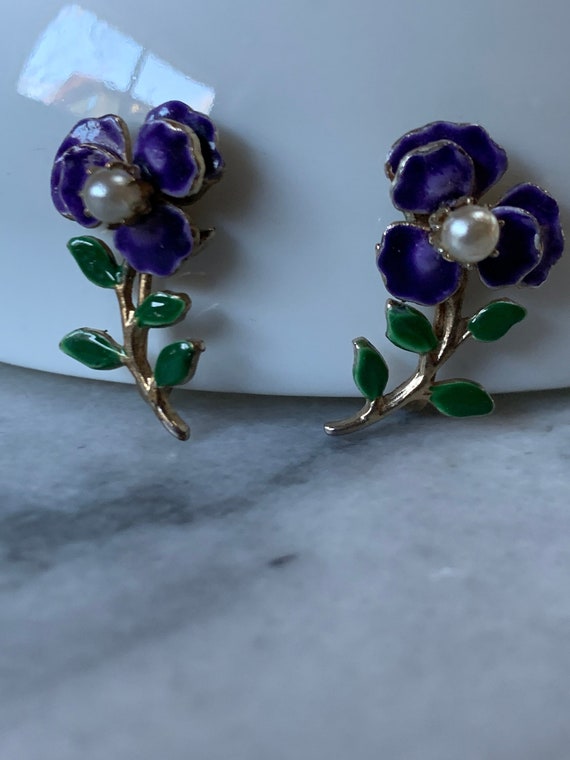 sweet flower screw on earrings
